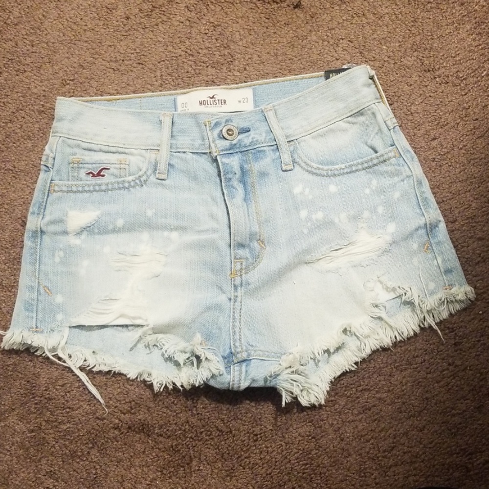 Gotta love some short, shorts while in the sun.